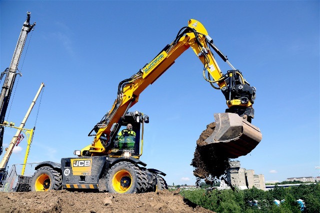 Read more about the article JCB Hydradig Headlines £2 Million Excavator Deal