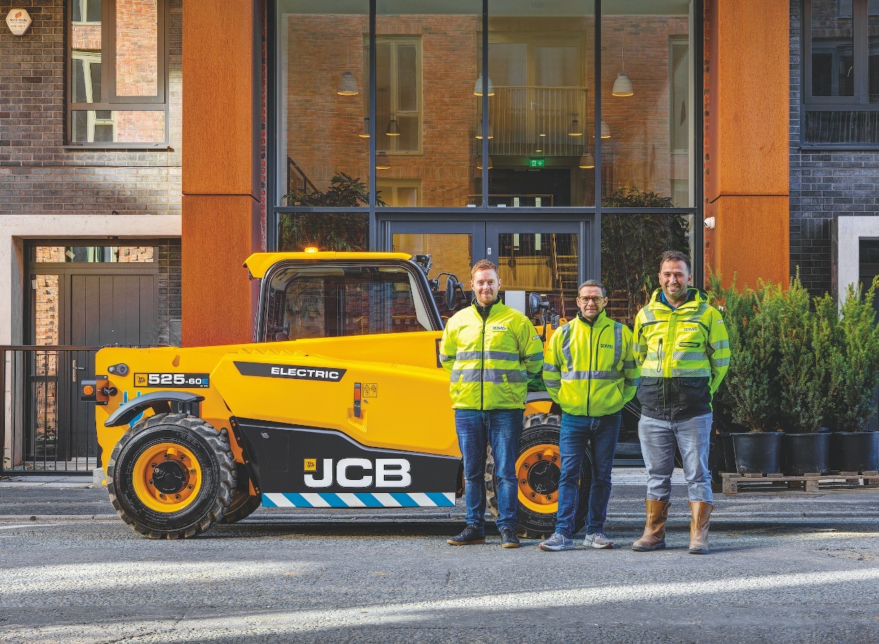 Read more about the article NEW JCB LOADALL MAKES ELECTRIC START WITH DOMIS ORDER