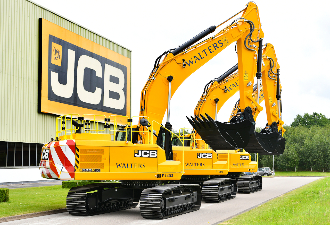 Read more about the article Walters invested in a fleet of seven new JCB 370X excavators